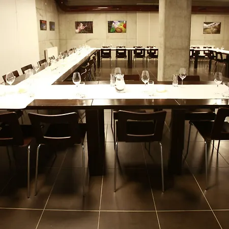 Lahofer Отель Зноймо