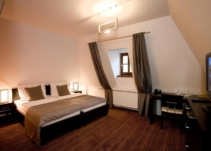 Hotell Lahofer 3*